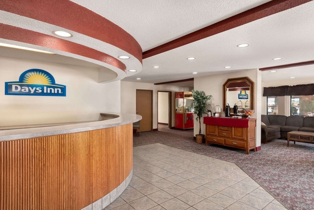 Days Inn Eagle River 2*