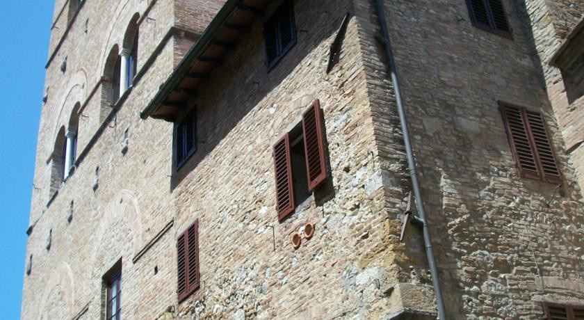 Guest House La Torre Nomipesciolini 