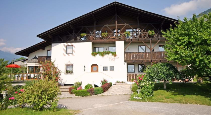 FeldgГ¤rtenhof 
