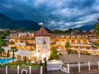 Small & Beautiful Hotel Gnaid 