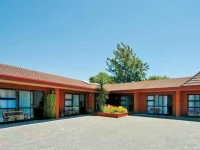 Ace High Motor Inn 