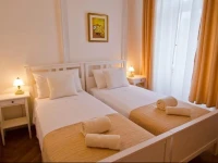 Golden Rooms Bed & Breakfast 