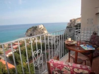 Corallone a Picco sul Mare 