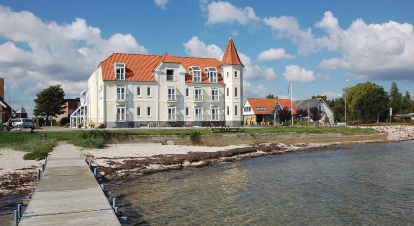 One-Bedroom Apartment Hejls with Sea view 04 