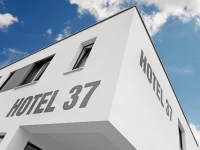 Hotel 37 