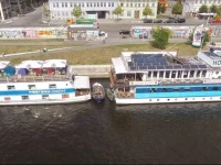 Eastern Comfort Hostel Boat 