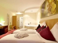 Christianas Wein & Art Hotel 