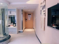 Chengdu Huanbian Art Hotel 