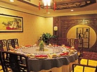 Universal House Grand Romance Hotel 