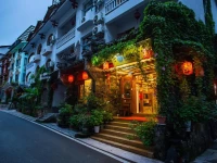 Destination Youth Hostel 