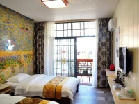 Seven Plus One Theme Inn 