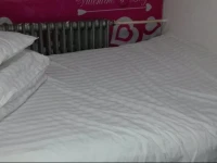 Guanghong Hostel 