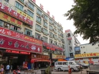 Donghua Hotel 