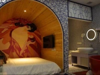 Qingdao Coast Metropolis Theme Hotel 