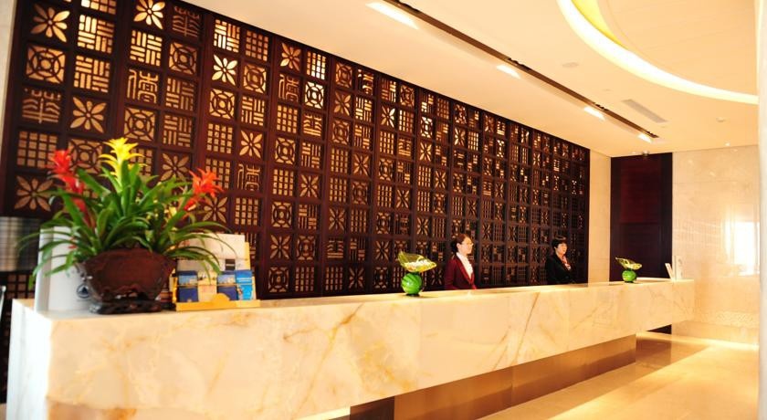 Yantai Celebrity Hotel 