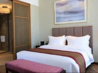 Ruijing New Hualian Hotel 