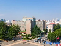 Jinnian Hotel 