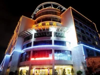 Long Way Hotel 