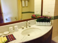 Yayi Inn 