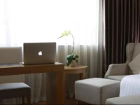 Winterless Hotel 