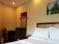 Greentree Inn Sanya He Ping Street Hotel 