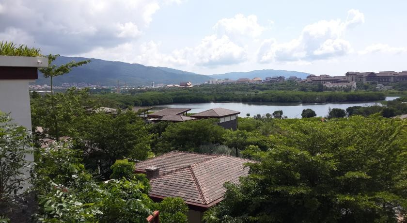 Sanya Yalong Bay Nice Half Mountain Homestay 