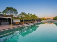 Bay Breeze Resort (All Villas) 