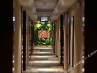Fenghuang Garden Holiday Hotel 