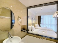 Xiamen Discovery Hotel 3*