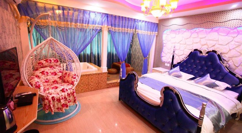 Xiamen University Love Too Holiday Mansion 