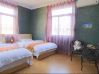 ME TOO Boutique Hostel 