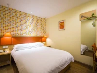 Home Inn Xian Fengcheng 5th Road Saigao Block Metro Station 