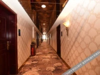 Yilong Business Hotel 