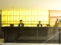 Huazhong Theme Apartment Hotel 