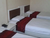 Yining Huarui Business Hotel 