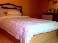 Zigong Baiyun Hotel 
