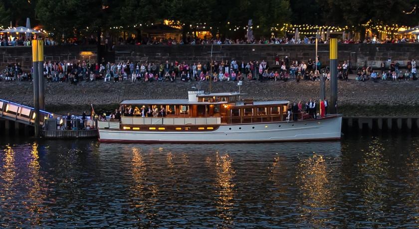 Hotelschiff Nedeva Bremen 