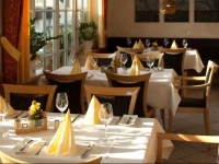 Luckai Hotel & Restaurant 