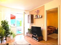 4552 Private Apartment East Trade Show 