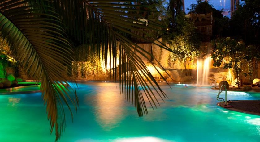 Tropical Islands 