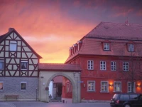 Rotes Ross Marktbergel 