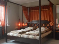 Central apartment near nice park 