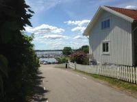 Brukets Marina Guest House 