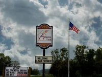 Adams Inn and Suites 