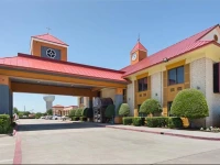 Red Roof Inn & Suites Addison 