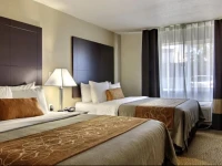 Comfort Suites Albuquerque 3*