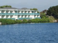 Coral Reef Inn & Condo Suites 