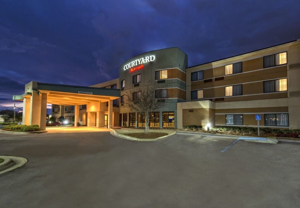 Courtyard by Marriott Alexandria 
