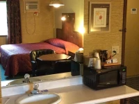 Burr Oak Motel 2*