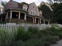 Hilltop House Bed & Breakfast 